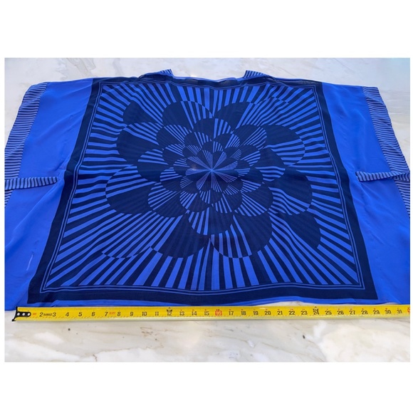 BCBG BLUE BLACK BELTED PONCHO TOP SIZE XS NWOTS! - Picture 14 of 16